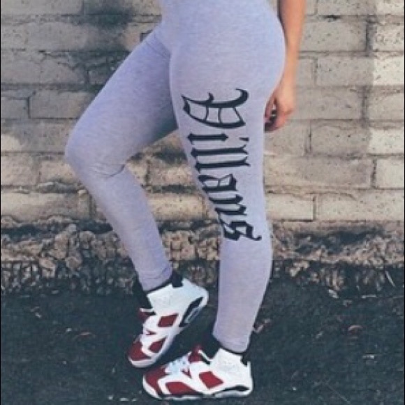 Air Jordan 6 Retro Carmine Classics - Picture 4 of 6